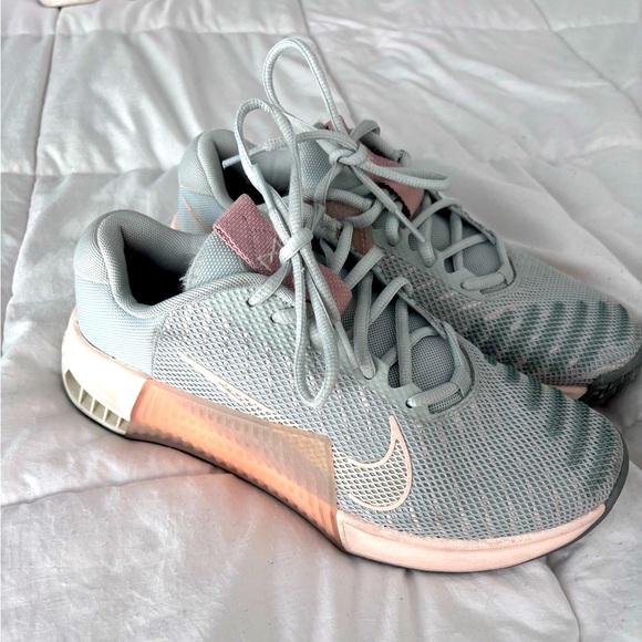 Nike Metcon 9 Easy on’s Women’s Size 8 - Picture 4 of 9